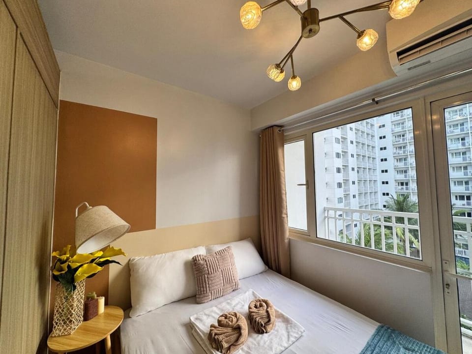 Shore Residences Banana Room with 2 Beds Good for 4 Guests Pool View Room 622 by Prime Stay Apartment in Pasay