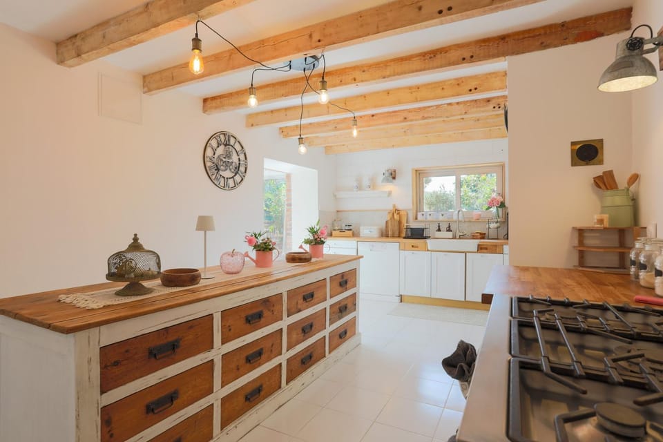 Kitchen or kitchenette, Living room