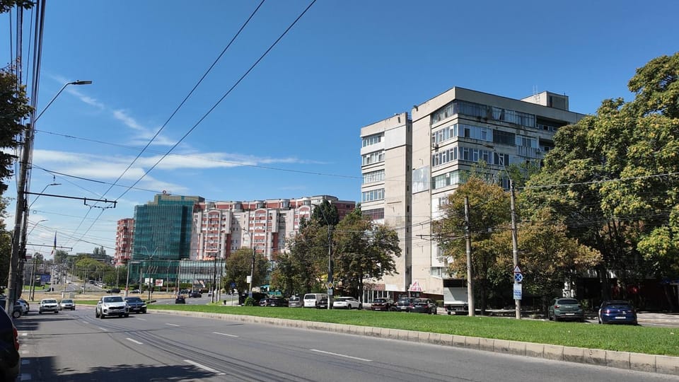 Property building, Neighbourhood, Location