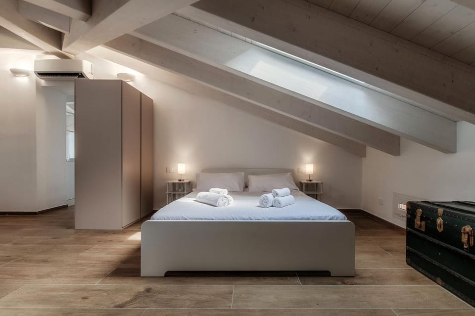 Bed, Photo of the whole room, Bedroom, towels, wardrobe, air conditioner