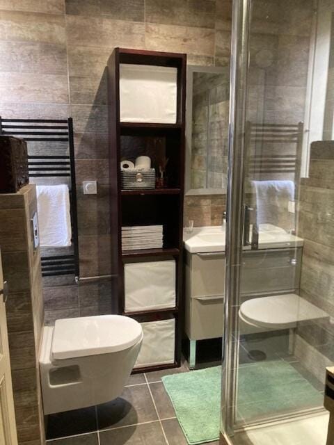 Shower, Bathroom, towels
