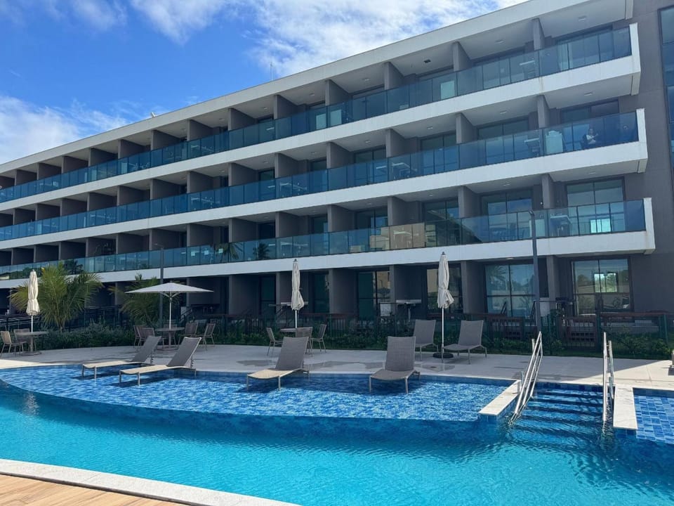 Property building, Day, Swimming pool, sunbed