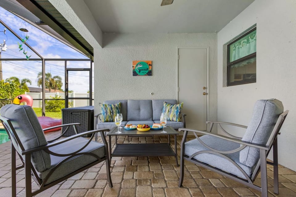 Sun, Fun & Relaxation Await with Heated Pool, Lanai & Spacious Comfort - K La Vie - Roelens House in Cape Coral