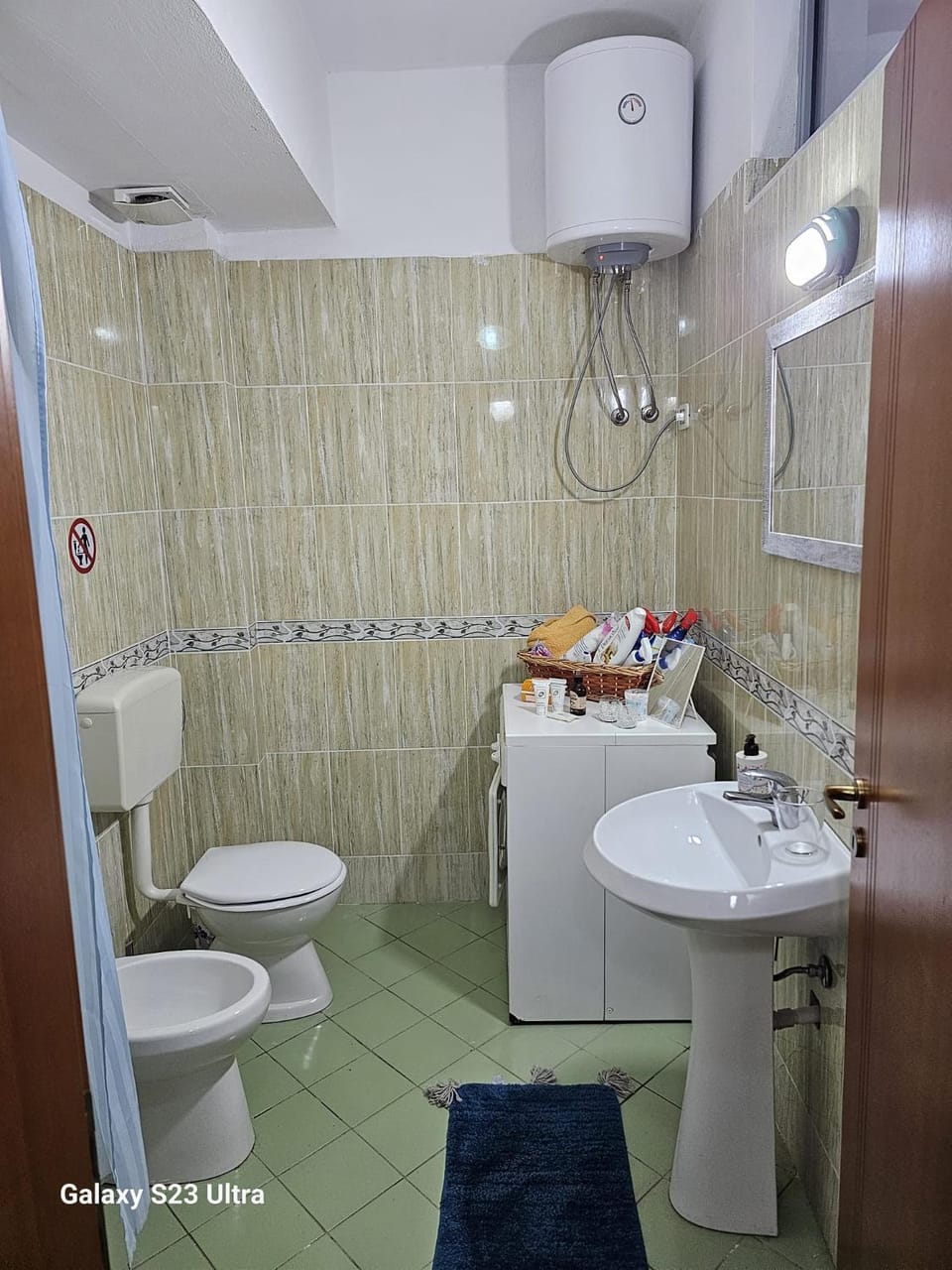 Shower, Toilet, Bathroom, bidet, towels, washing machine