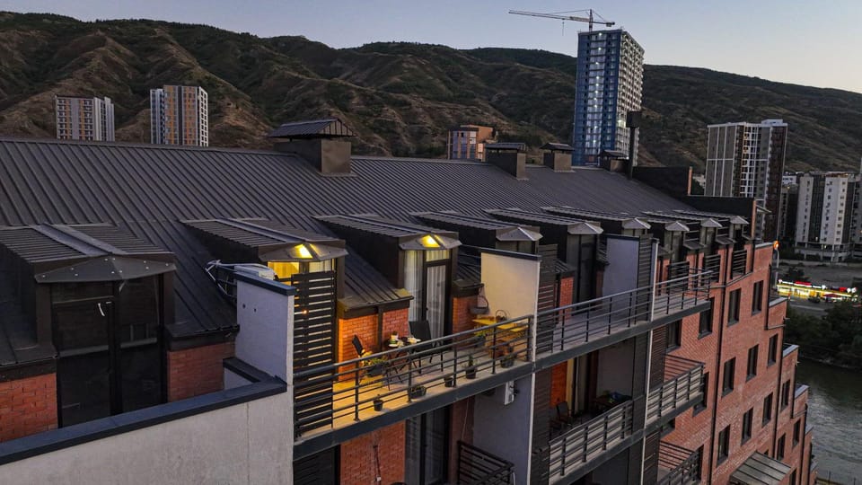 White House with River View Apartment in Tbilisi, Georgia