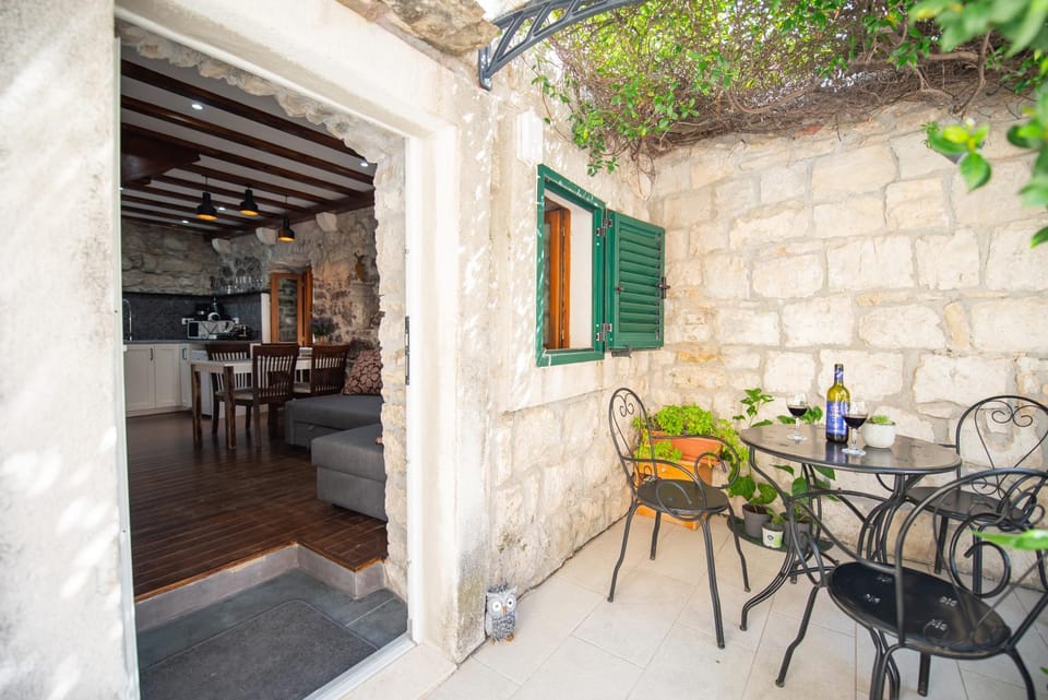 Cool stone house in the old town Apartment in Split