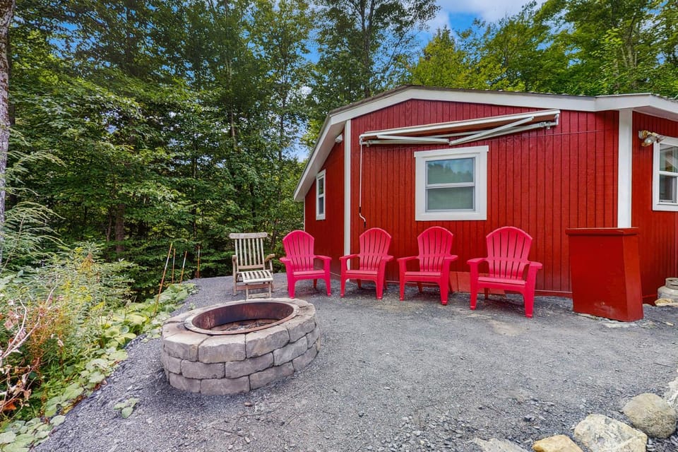 Tiny House at Sugarbush North: Adventure Hub! House in Fayston