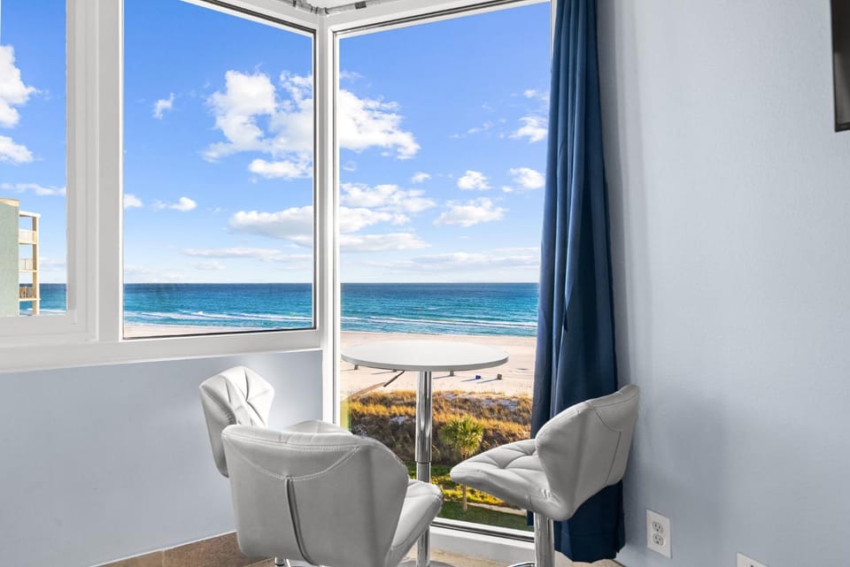 Beach Front Ocean View Condo - Top of the Gulf 615 House in Panama City Beach