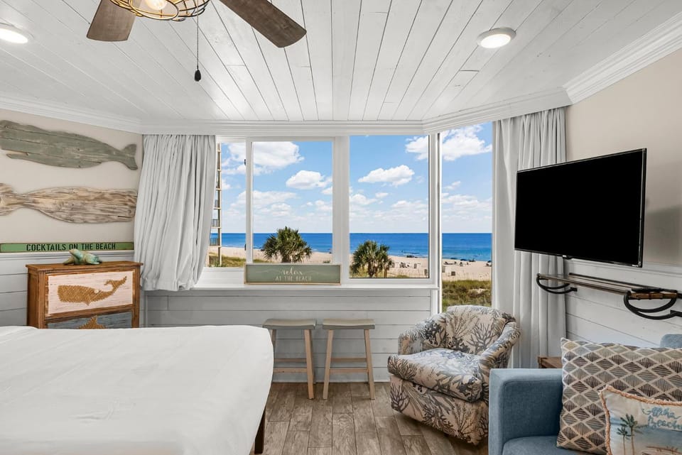 Beachfront Studio Condo - Top of the Gulf 317 House in Panama City Beach