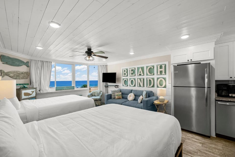 Beachfront Studio Condo - Top of the Gulf 317 House in Panama City Beach