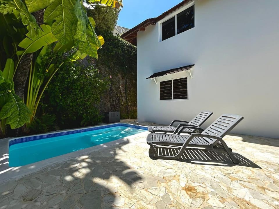 Patio, Pool view, Swimming pool, sunbed