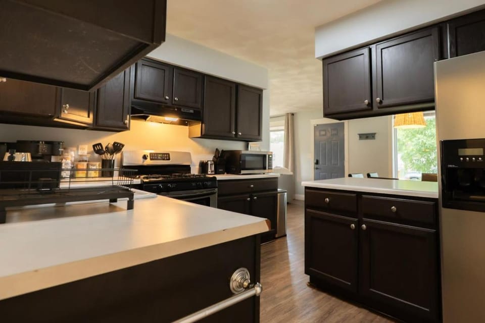 The Family Haven - 3BD 3BA Home in East Peoria House in East Peoria