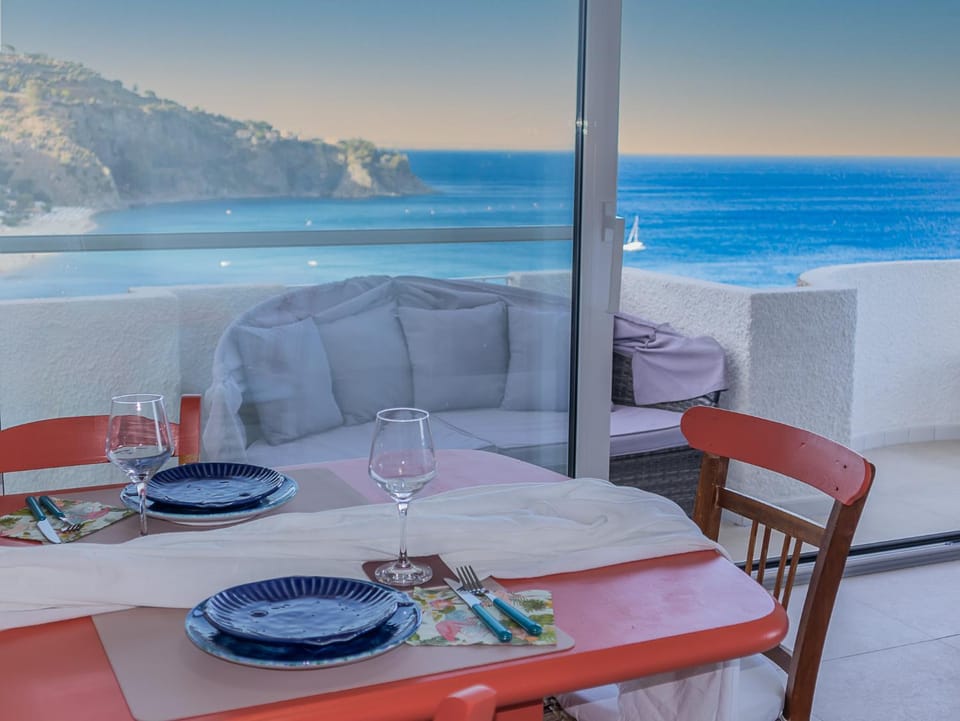 Natural landscape, Balcony/Terrace, Dining area, Mountain view, Sea view