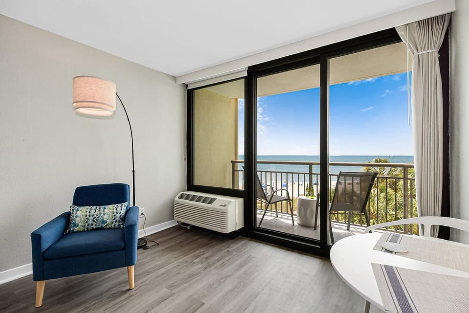 Casa Palmera By Casanita - Small-Dog Friendly Suite House in Myrtle Beach