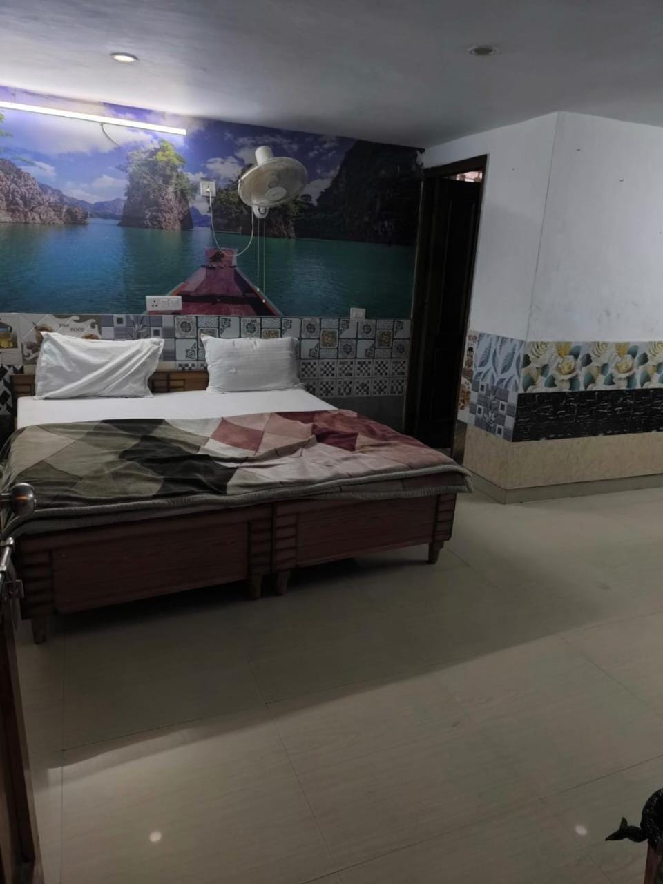 Hotel Apple Rose Near Harish Dhaba Hotel in Chandigarh