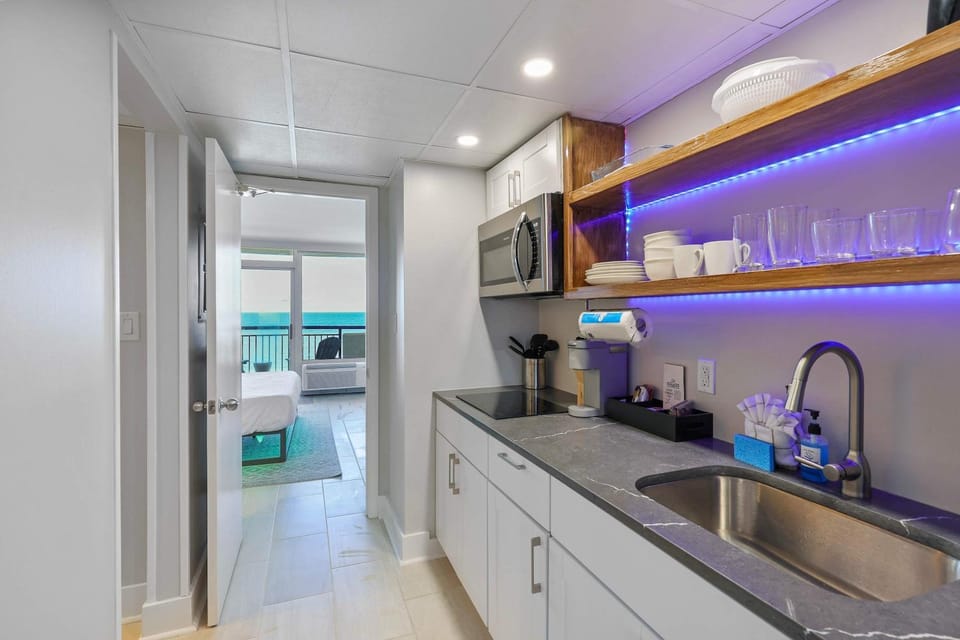 Villa Zafiro by Casanita - Oceanfront Suite House in Myrtle Beach