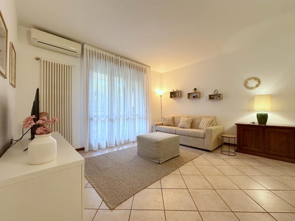 Living room, air conditioner