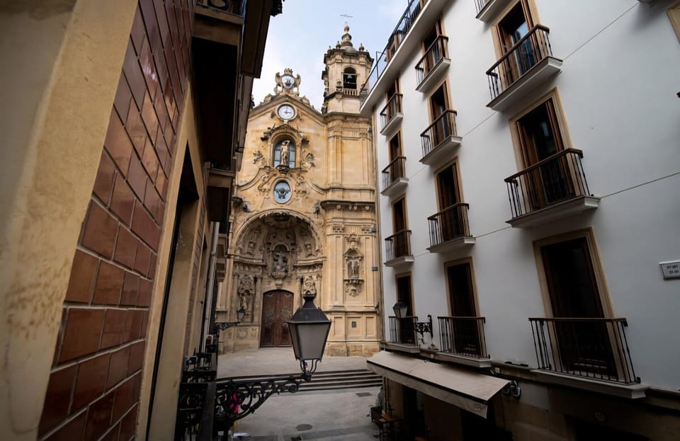 Main Street Mayor-Nagusi with AC Apartment in San Sebastian