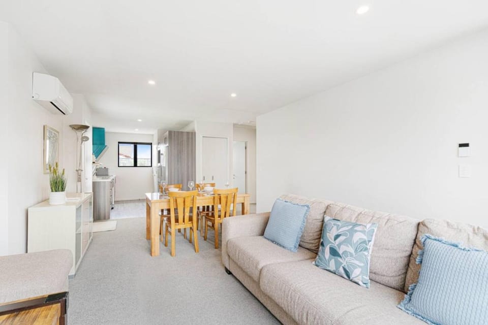Merivale Two Bedroom Bungalow with Garden and Free Parking House in Christchurch