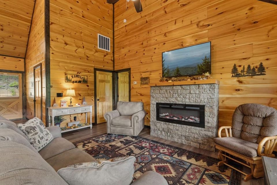 Heavenly Splash Dive Into Paradise Chalet in Pigeon Forge