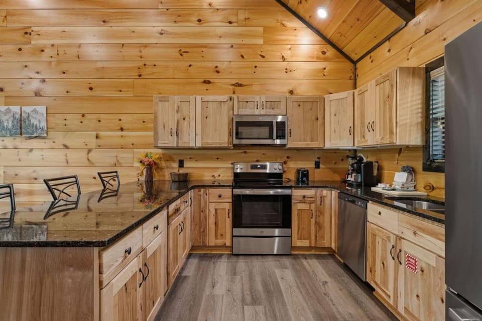 Heavenly Splash Dive Into Paradise Chalet in Pigeon Forge