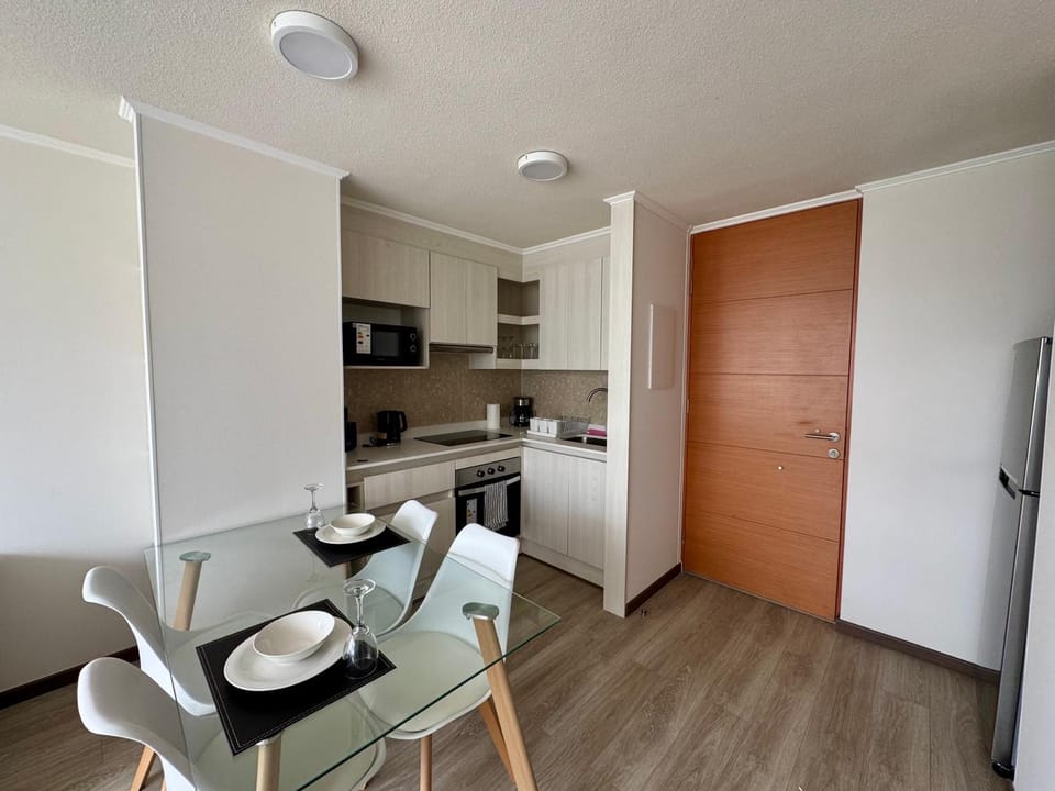 Kitchen or kitchenette, Dining area, pet friendly