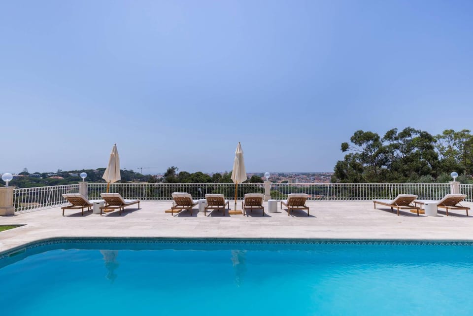 184 - Ocean Views Golf Villa Villa in Estoril
