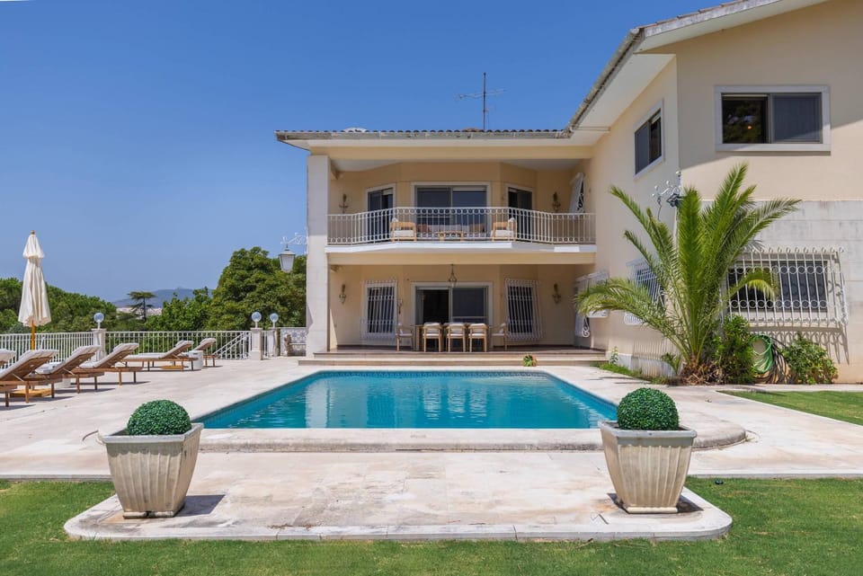 184 - Ocean Views Golf Villa Villa in Estoril
