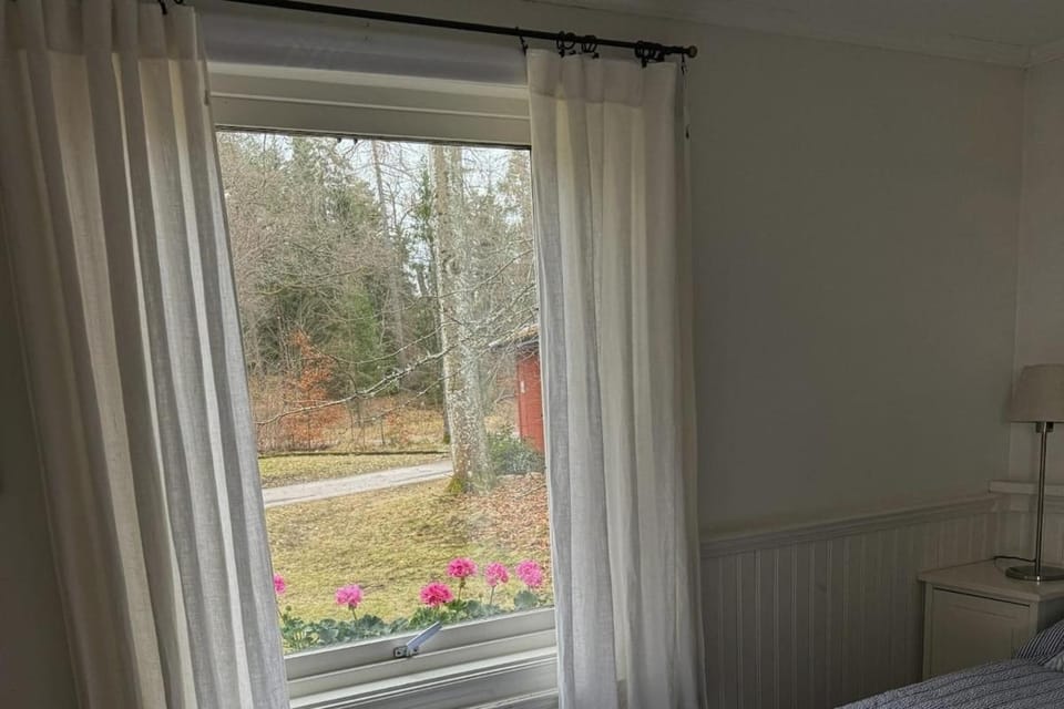 Guest house with proximity to beach and nature House in Stockholm County