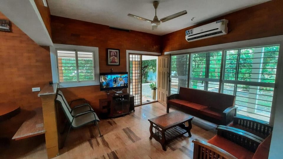 Cottage on Riverside House in Kerala