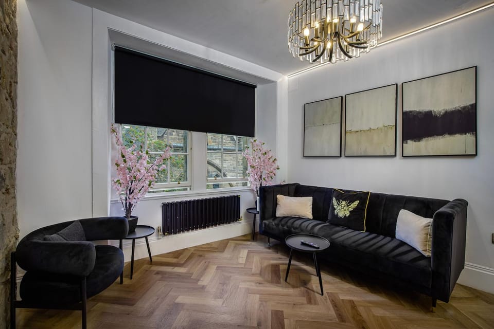 Living room, City view, fireplace