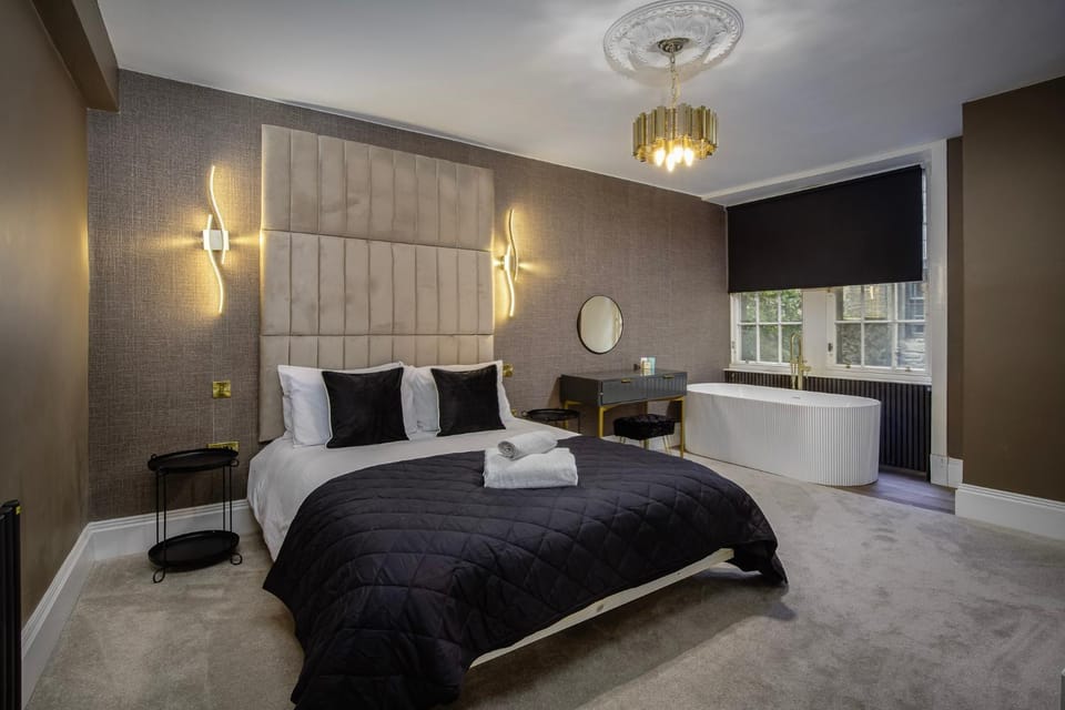 Bedroom, Bath