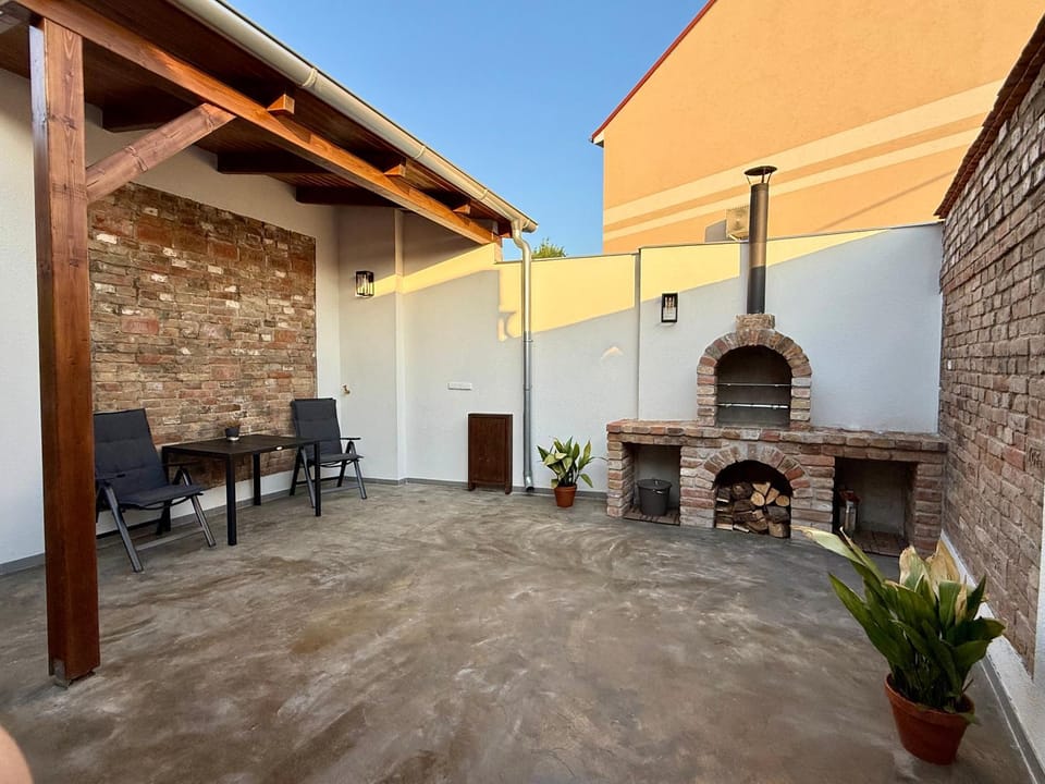 Patio, BBQ facilities, Balcony/Terrace, Seating area