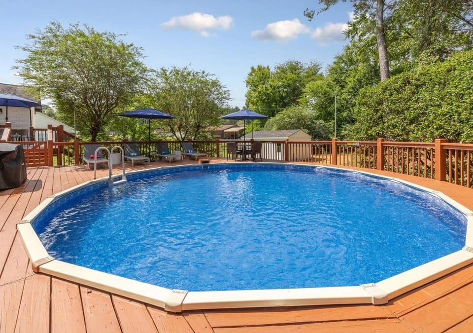 Patio, Day, Pool view, Swimming pool, sunbed