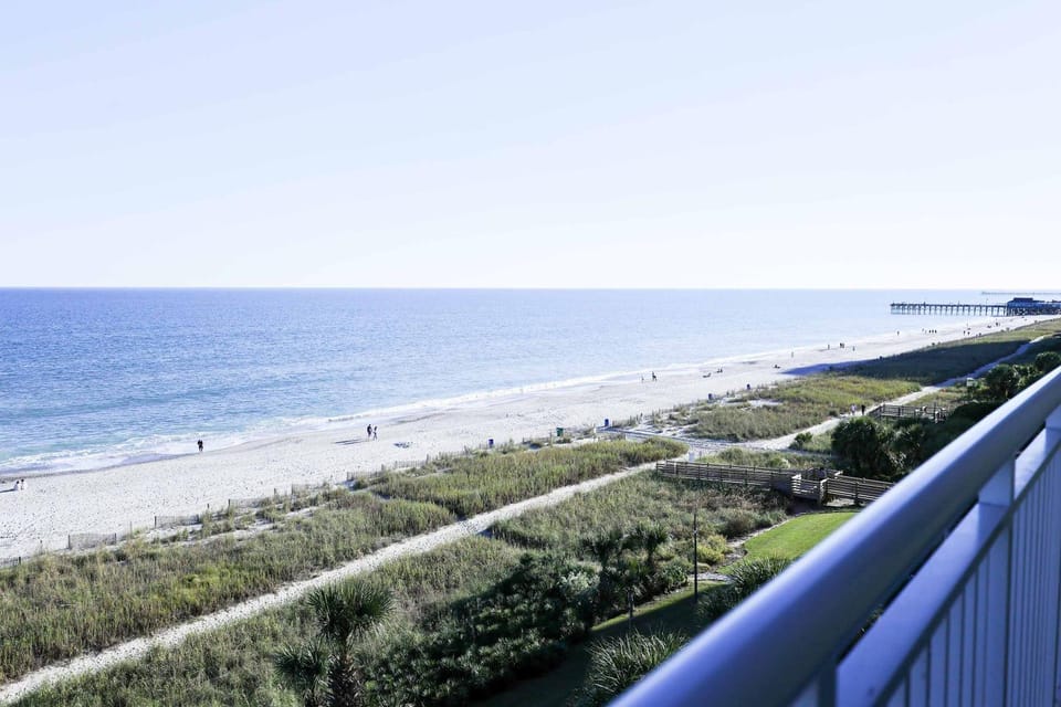 Parrot-ise by StayMareni - Oceanfront Suite House in Myrtle Beach