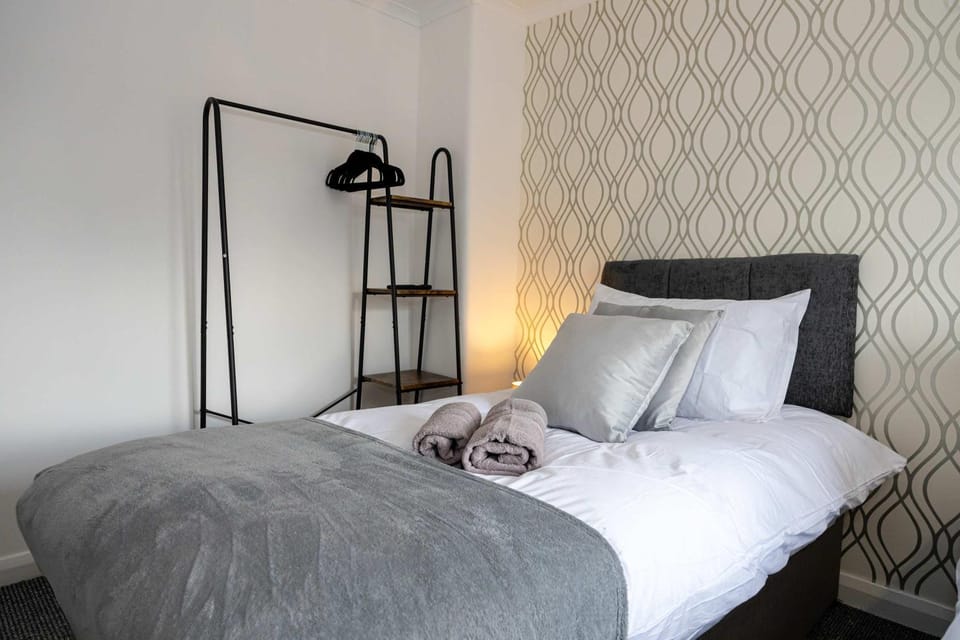 Bright and Modern 2 Bed Home w Garden in Liverpool Apartment in Liverpool