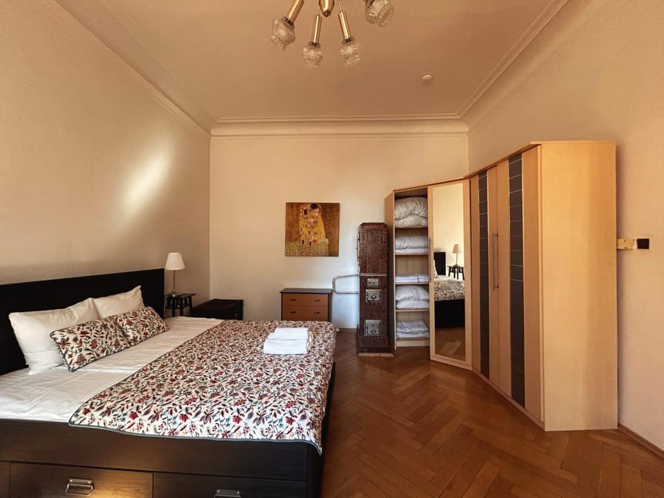 Bed, Photo of the whole room, Bedroom, wardrobe