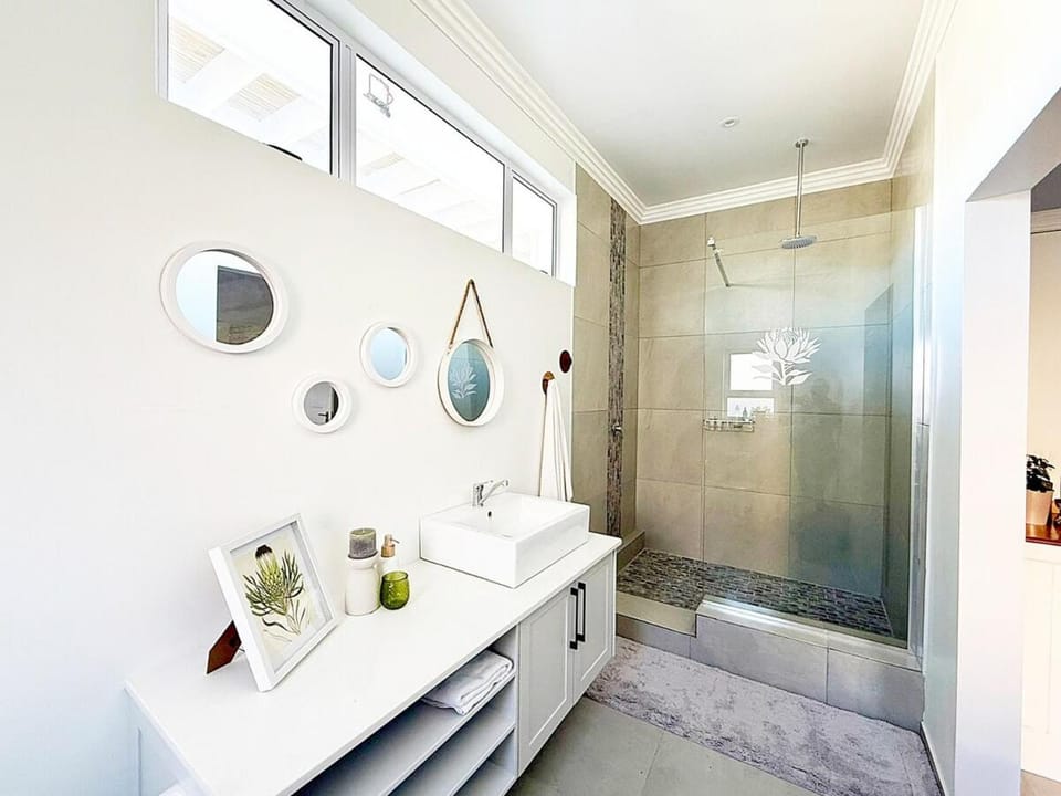 Shower, Bathroom, towels