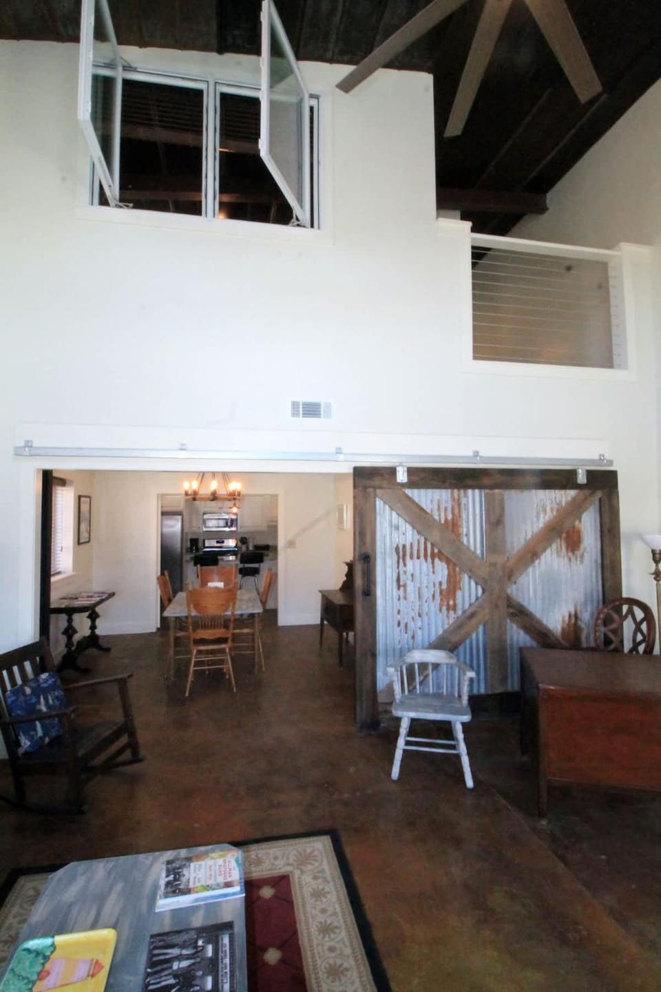 Large Unique Ground Floor Loft with Parking #1 Apartment in Macon