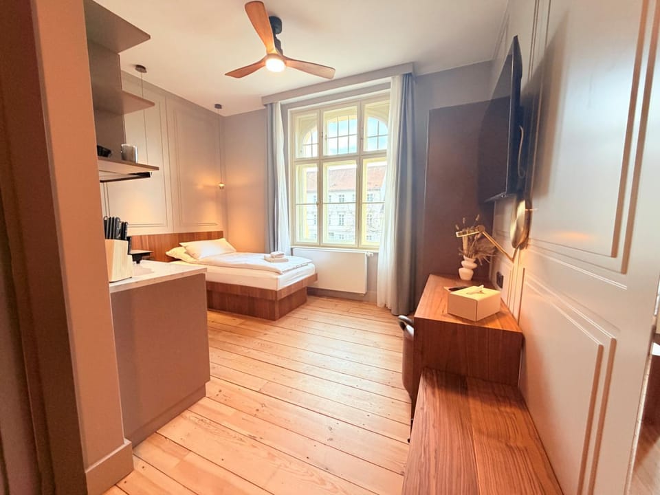 Bed, TV and multimedia, Kitchen or kitchenette, Photo of the whole room, Bedroom, towels, kitchen, acessibility