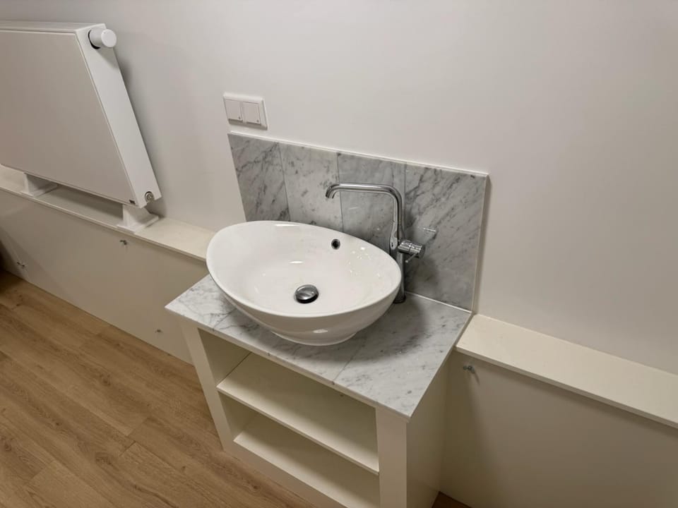 Herengracht 204 Souterrain Studio Apt without kitchen Bed and Breakfast in Amsterdam