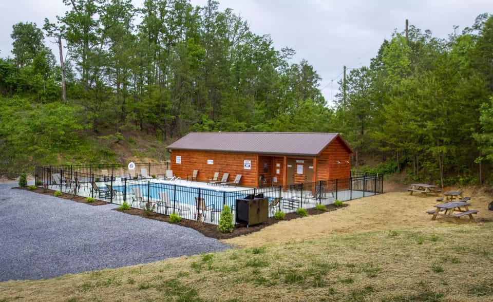 Sweet Bearoline by American Patriot Getaways House in Sevier County