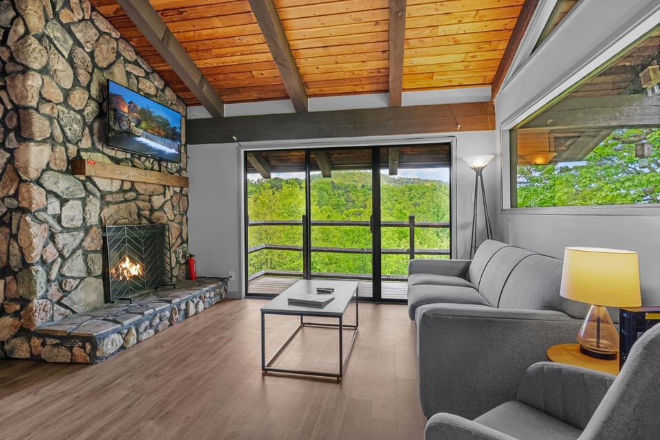 Wildwood Refuge by American Patriot Getaways Apartment in Sevier County