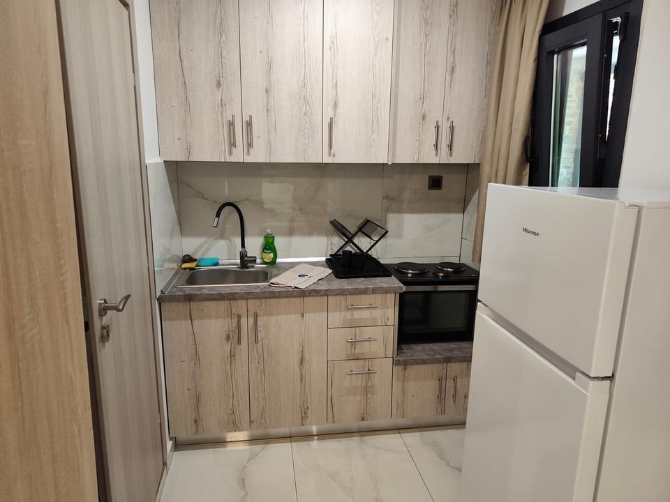 Kitchen or kitchenette, oven, stove