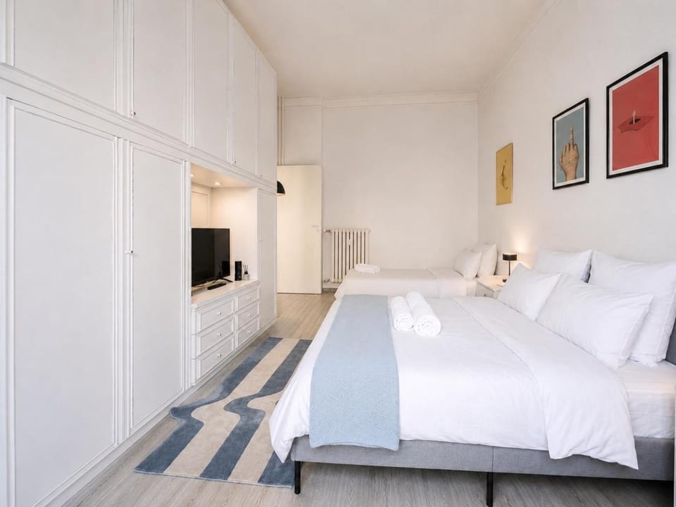 Bed, TV and multimedia, Photo of the whole room, Bedroom, wardrobe
