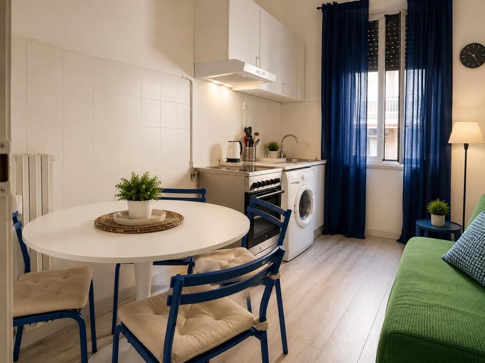 Kitchen or kitchenette, Living room, Dining area, oven, stove