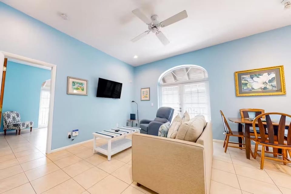 Coral Reef Suite Apartment in Key West