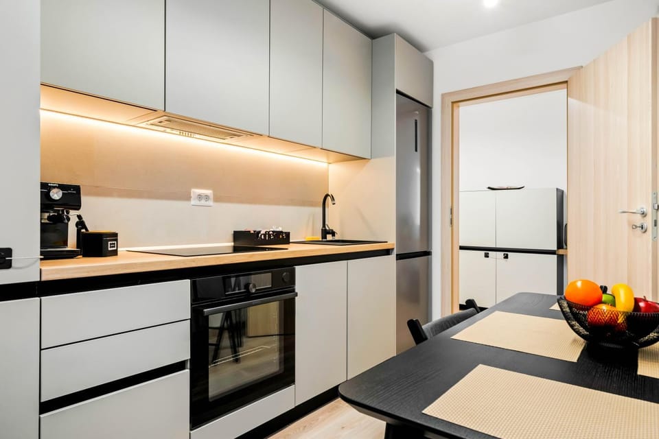 Kitchen or kitchenette, kitchen, kitchen