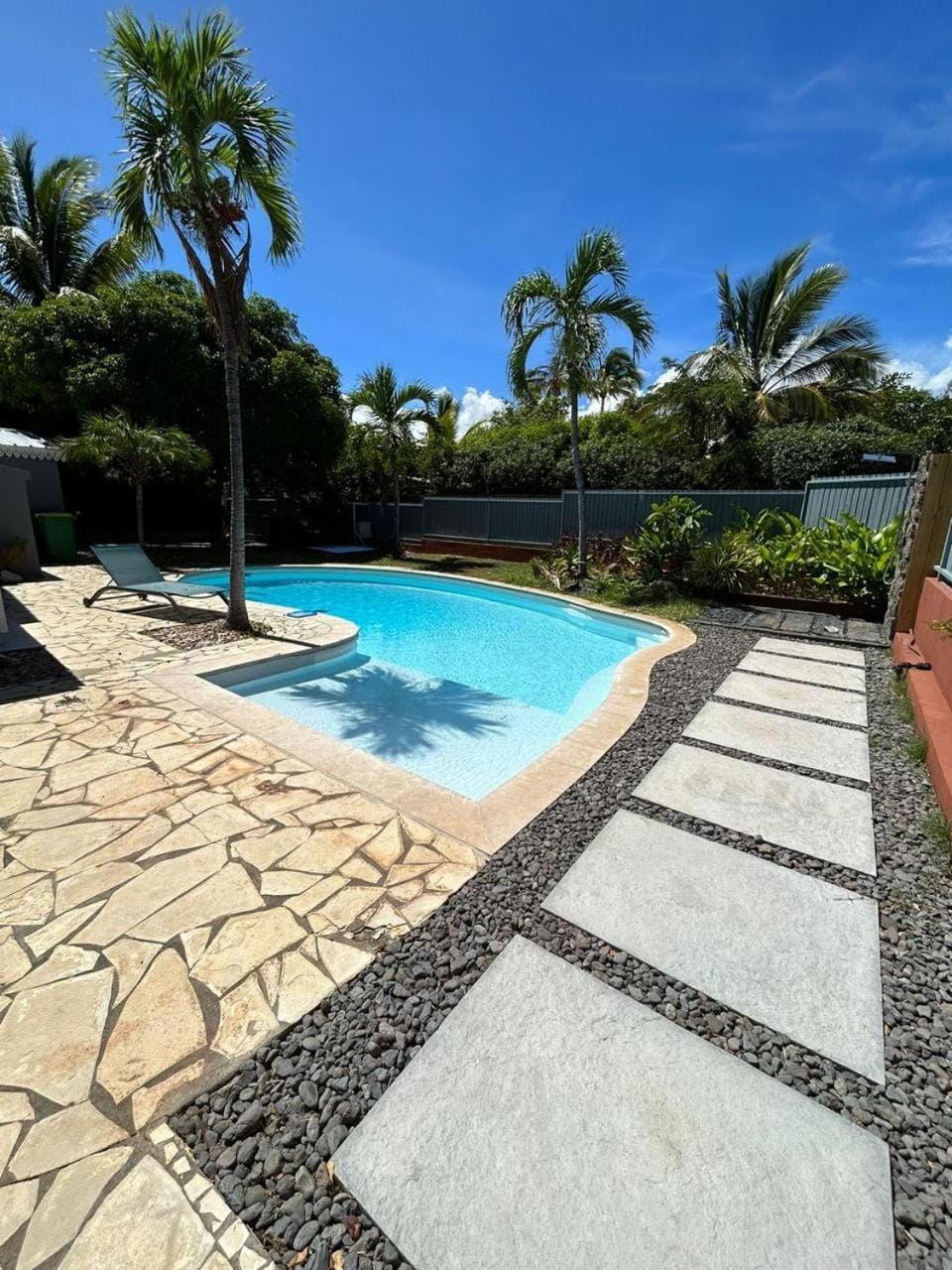 Garden view, Pool view, Swimming pool, sunbed