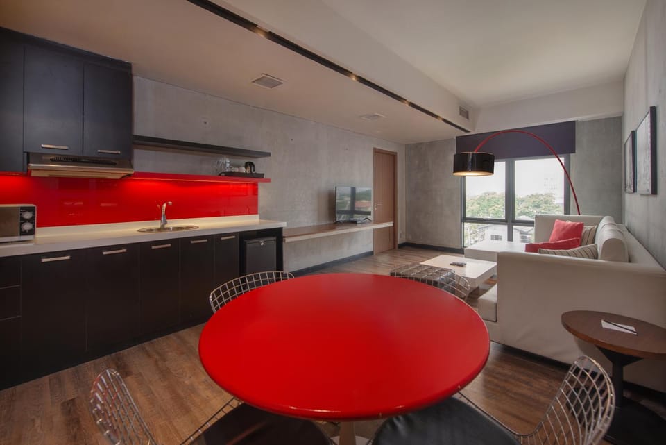 Kitchen or kitchenette, Living room